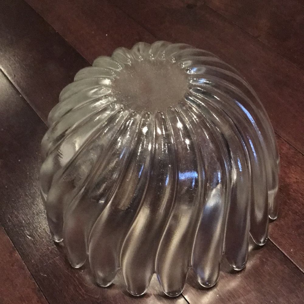 Set of 3 Fluted Glass Display or Serving Bowls Floral Petals Shape - Picture 6 of 14